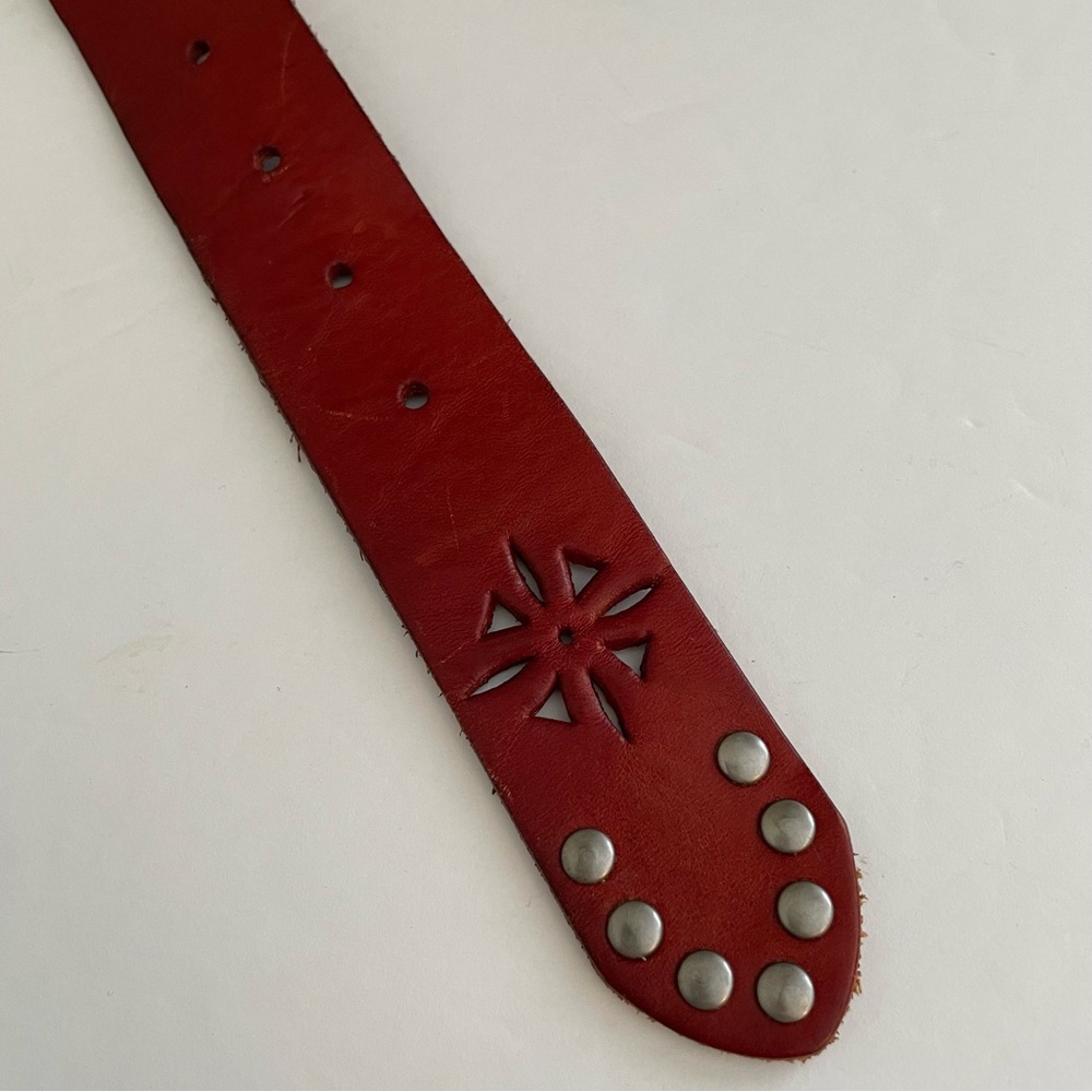 Unbranded vintage cutwork red leather distressed belt, women’s. - Picture 4 of 6